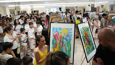 Londra’da ‘Renkler Açıyor’ resim sergisinde öğrencilerin eserleri büyük takdir topladı