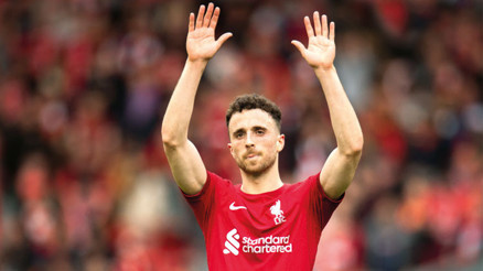 Yıldız futbolcu kazada öldü