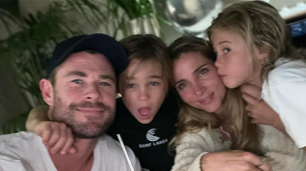 Kendi ayrı yerde, karısı tek başına tatilde... Ünlü çifte nazar değdi... Ne olur siz de ayrılıp bizi üzmeyin