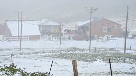 Kar geri geldi İki şehirde kar yağışı başladı