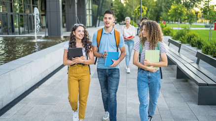 Gençlerin kariyer yolculuğuna eşlik ediyoruz