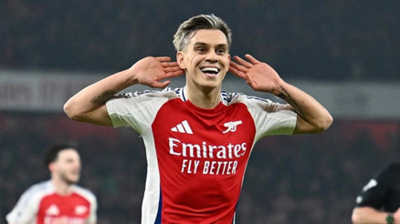 Fenerbahçenin yakından ilgilendiği Leandro Trossard kimdir Leandro Trossard kaç yaşında, hangi mevkide oynuyor