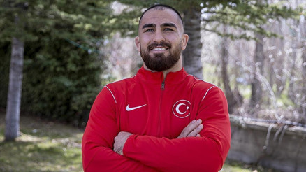 Feyzullah Aktürk kimdir, kaç yaşında ve nereli Feyzullah Aktürk 664. Tarihi Kırkpınar Yağlı Güreşlerinde finale yükseldi