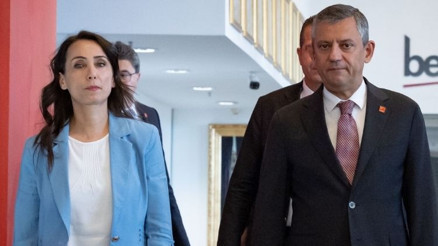 CHP Genel Başkanı Özel, DEM Parti Eş Genel Başkanı Hatimoğulları ile görüştü