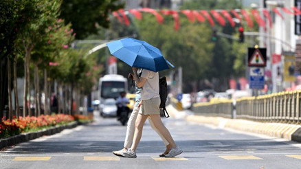 Sıcak hava alarmı Bakanlık uyardı: Dehidrasyona yol açabilir, bunları yapın Sıcak hava alarmı Bakanlık uyardı: Dehidrasyona yol açabilir, bunları yapın