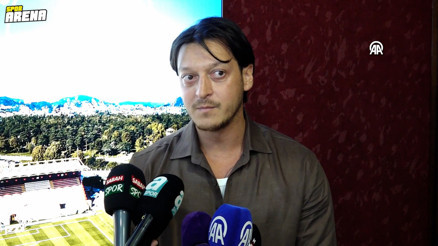 Mesut Özil, kuracağı akademide dünya çapında futbolcular yetiştirmeyi hedefliyor