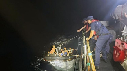 Yunanistanın ölüme ittiği 16 göçmen kurtarıldı