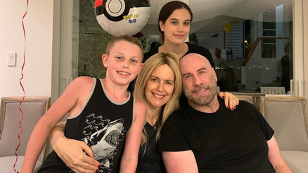 Hayat ondan hem oğlunu hem de karısını almıştı... Geride kalan iki evladını büyütmeye çalışıyor ama kariyeri de elinden gitti Hayat ondan hem oğlunu hem de karısını almıştı... Geride kalan iki evladını büyütmeye çalışıyor ama kariyeri de elinden gitti