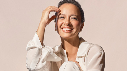 Zeynep Özyılmazelden zamanın ötesinden gelen bir Neco şarkısı: Seni Bana Katsam