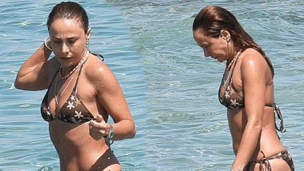 Burçin Terzioğlu tatilde