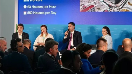 Bakan Kurum, Türkiye’nin ‘Asrın İnşa Seferberliği’ni dünyaya anlattı
