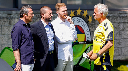 Fenerbahçede Başkan Ali Koç, antrenmanı takip etti