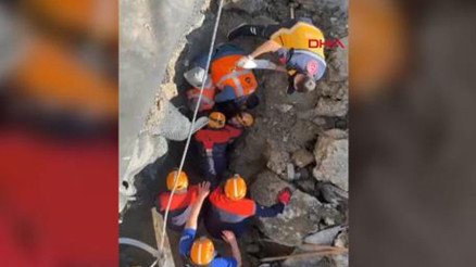 Sivasta toprak kaydı: Mahsur kalan 2 işçi kurtarıldı
