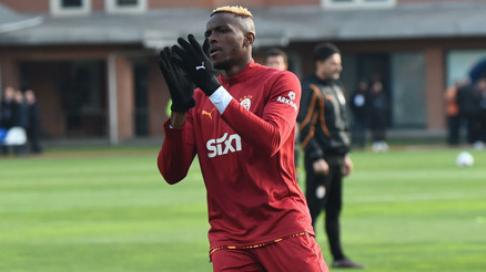 Galatasaraydan Osimhene teminatla 70 milyon euro
