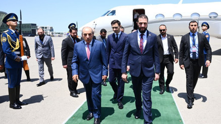Suriye Cumhurbaşkanı Şara Azerbaycanda