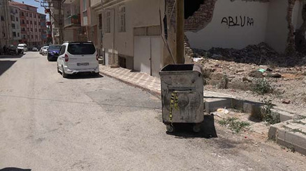 Elazığda korkunç olay Doğurup çöp konteynerine attığı bebeği esnaf fark etti
