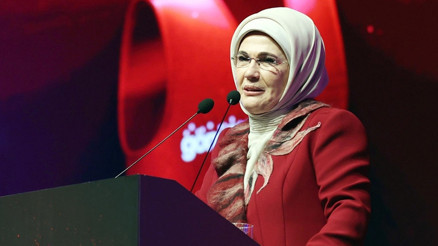 Emine Erdoğan: Türkiyemizin yolu açık olsun