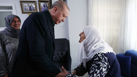 Şehit ailesine ziyarette duygulandıran diyalog | 99 yaşındaki Muzaffer Nine teslim etti, Erdoğan anında talimat verdi