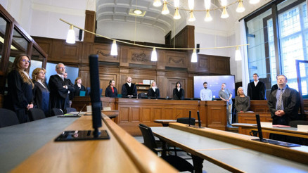 Berlinde 15 kişiyi öldürdüğü iddia edilen doktor hakim karşısında