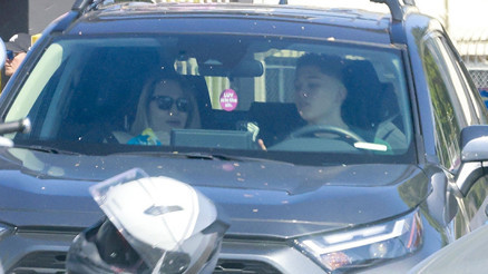 Babası yalvardı ama onunla görüşmedi… Ünlü oyuncu 17 yaşına basan oğluna araba alıyor