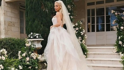 Düğününe ne heveslerle hazırlanmıştı… Yedi ayda boşanınca üç gelinliğini de satışa çıkardı