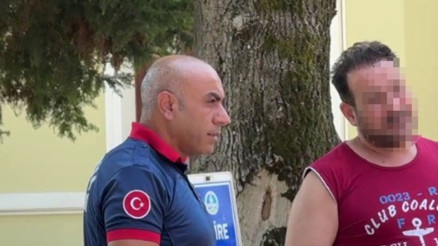 Tehdit etti, ekipleri görünce benzini motosiklete doldurdu