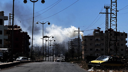 İsrail Suriyenin güneyine saldırdı: Süveydaya giden yollar vuruldu