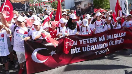 15 Temmuz Şehitlerini 5. Vatan Koşusuna katılarak andılar 15 Temmuz Şehitlerini 5. Vatan Koşusuna katılarak andılar