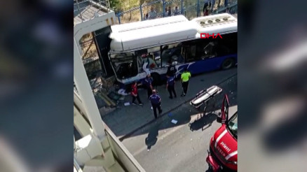 Ankarada belediye otobüsü kaza yaptı
