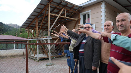 Adanada muhtar bütün köylüyü kandırmış Gerçek 7 yıl sonra ortaya çıktı Köy malı dedi, inandık