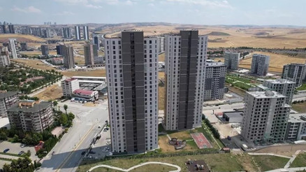 Yangın nedeniyle 3 kişiye mezar olan siteyi “Hayata Değer” diye tanıtmışlar