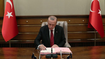 Memurlara yarı zamanlı çalışmaya ilişkin yönetmelik Resmi Gazetede Milyonlarca memura doğum izni müjdesi... Memurlara yarı zamanlı çalışmaya ilişkin yönetmelik Resmi Gazetede Milyonlarca memura doğum izni müjdesi...