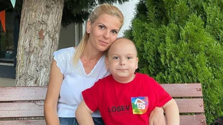 Depremden sonra meme kanserine yakalandı... Oğlu için tedavisini yarım bıraktı Depremden sonra meme kanserine yakalandı... Oğlu için tedavisini yarım bıraktı