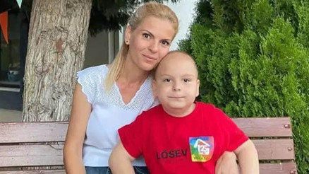 Depremden sonra meme kanserine yakalandı... Oğlu için tedavisini yarım bıraktı