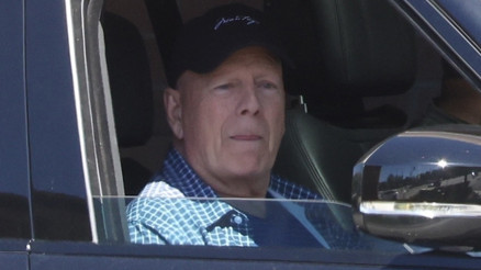 Demans onu yıktı, geçti... Böyle bir son kimin aklına gelirdi ki Artık ünlü bir oyuncu olduğunu bile hatırlamıyor Demans onu yıktı, geçti... Böyle bir son kimin aklına gelirdi ki Artık ünlü bir oyuncu olduğunu bile hatırlamıyor