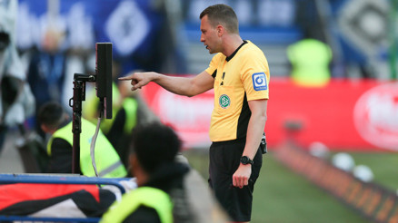 Penaltı ve kornere evet ama 2. sarı kartlara müdahale tartışılır