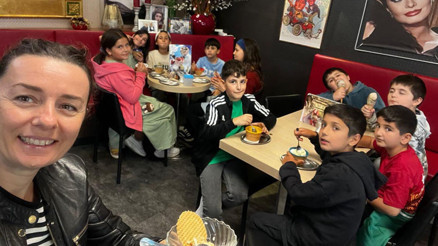 Öğrencilerin dondurma keyfi