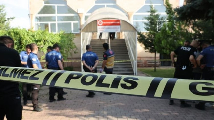 Namaz kılarken bıçaklanan kişi öldü