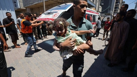 Yardım beklerken katledildiler İsrailin saldırılarında bugün 89 Filistinli öldü