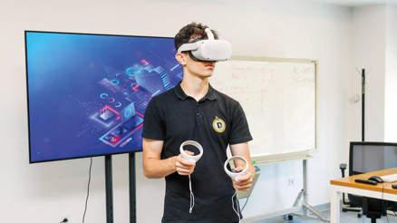 Demirören MTAL’den robotlu tanıtım