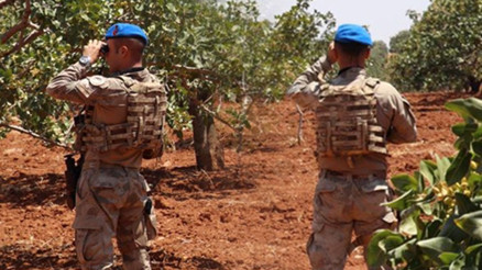 Şehrin geçim kaynaklarından biri Komando timleri yanı başında nöbet tutuyor Şehrin geçim kaynaklarından biri Komando timleri yanı başında nöbet tutuyor