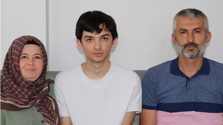 YKS sözel alanda Türkiye 10’uncusu Yasir, finans alanında ilerlemek istiyor