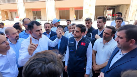 Bakan Kurum’dan deprem bölgesindeki müteahhitlere uyarı Bakan Kurum’dan deprem bölgesindeki müteahhitlere uyarı