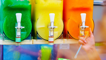 Rengârenk tehlike: 2 yaşındaki çocuk ölümden döndü, onlarca çocuğu hastanelik etti Çocukların favori yaz içeceğindeki gizli risk