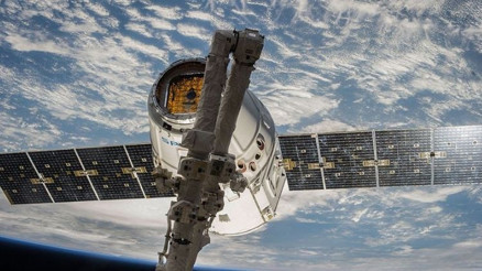 SpaceX, 2 uyduyu yörüngeye gönderdi