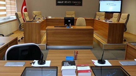 Zabıt katibi eşini aldattı deşifre oldu