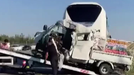 Otobüs arızasından sonra feci kaza: 2 ölü, 1 ağır yaralı