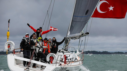 Yüz yıllık ROLEX Fastnet yarışında ilk Türk takımı Yüz yıllık ROLEX Fastnet yarışında ilk Türk takımı