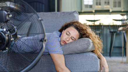 Vantilatör ya da klima karşısında uyumak hasta eder mi Vantilatör ya da klima karşısında uyumak hasta eder mi