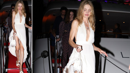 Pazarda sebze satan yoksul bir genç kızdı... Şimdi lüks yatlarda, özel jetlerde, sosyetenin kalbinde... Ünlü dergiye kapak pozu verdi